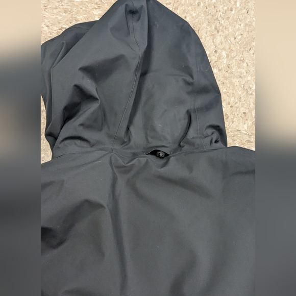Lululemon Rain rebel insulated jacket - Picture 4 of 13
